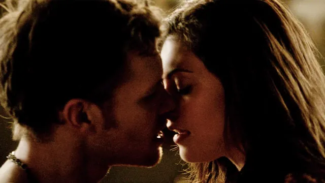 hottest-vampire-diaries-scenes-7