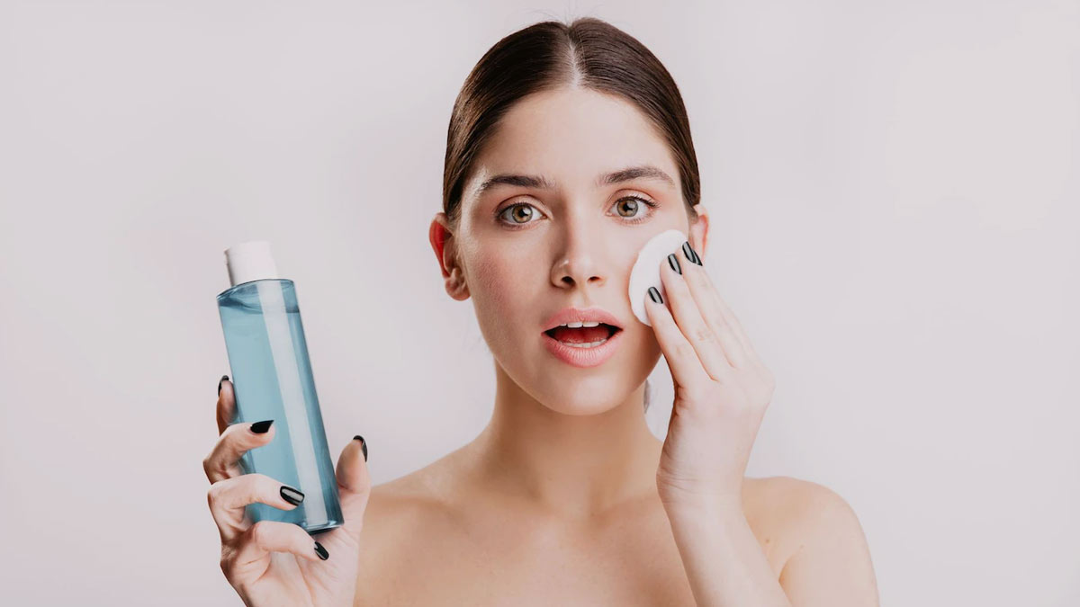 Ways To Remove Makeup naturally | OnlyMyHealth